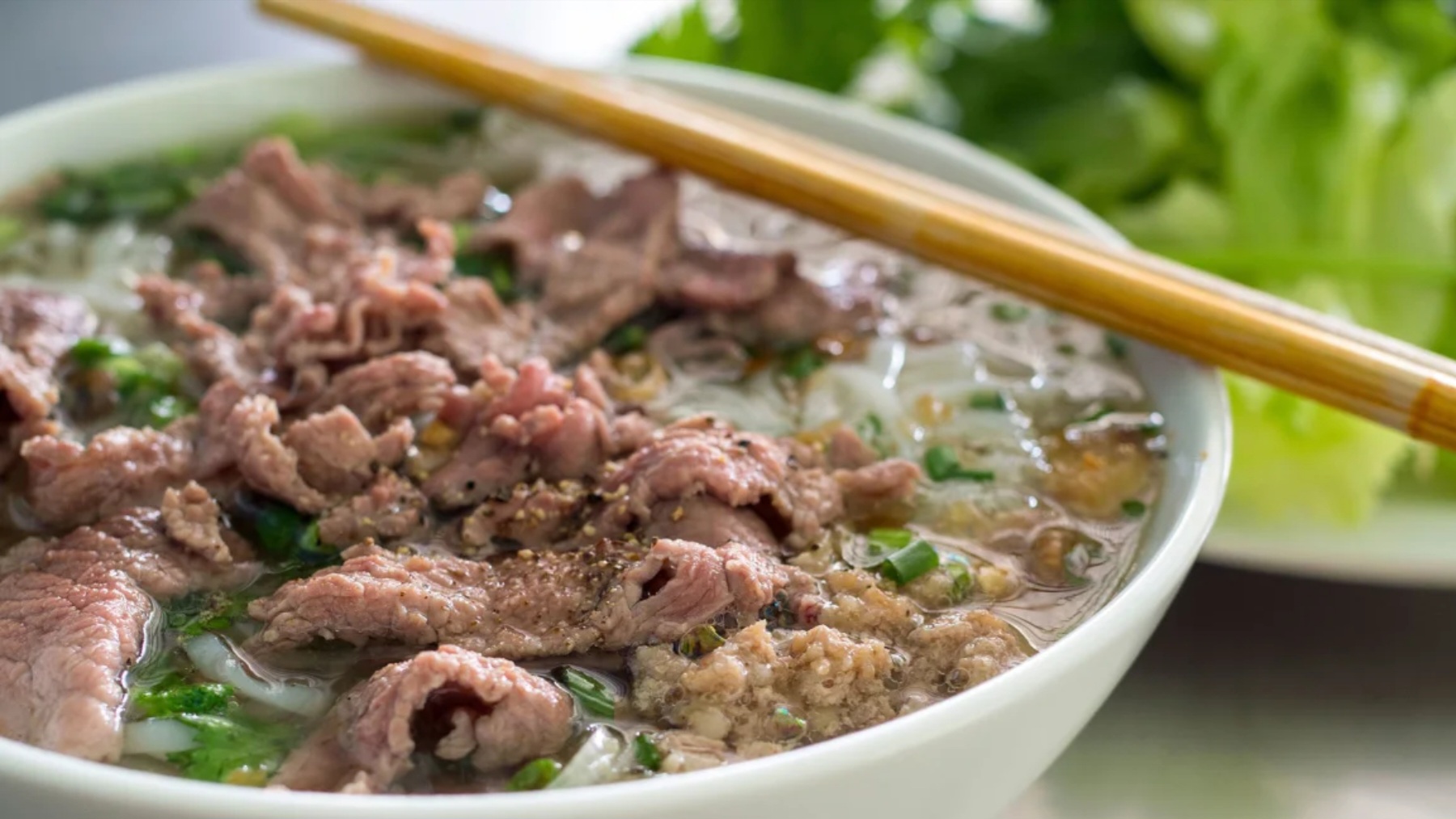 Phở - Món ăn Việt Nam được vinh danh trong danh sách 20 món ngon nhất thế giới - Ảnh 1.