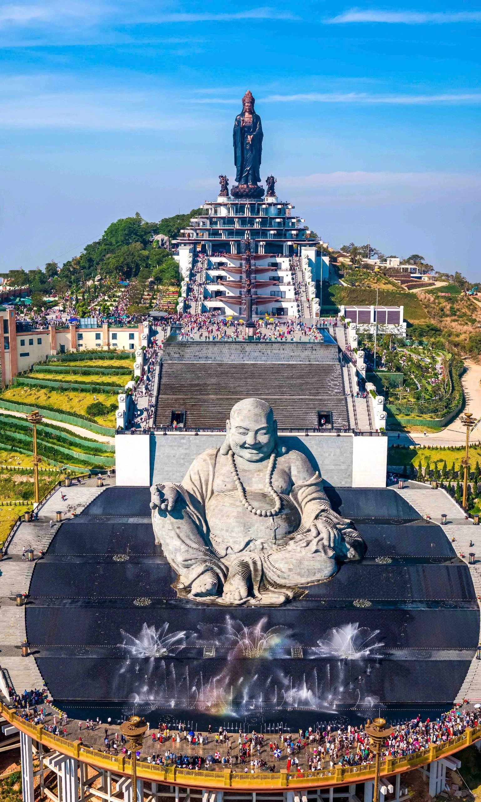 Lễ cúng tại núi Bà Đen