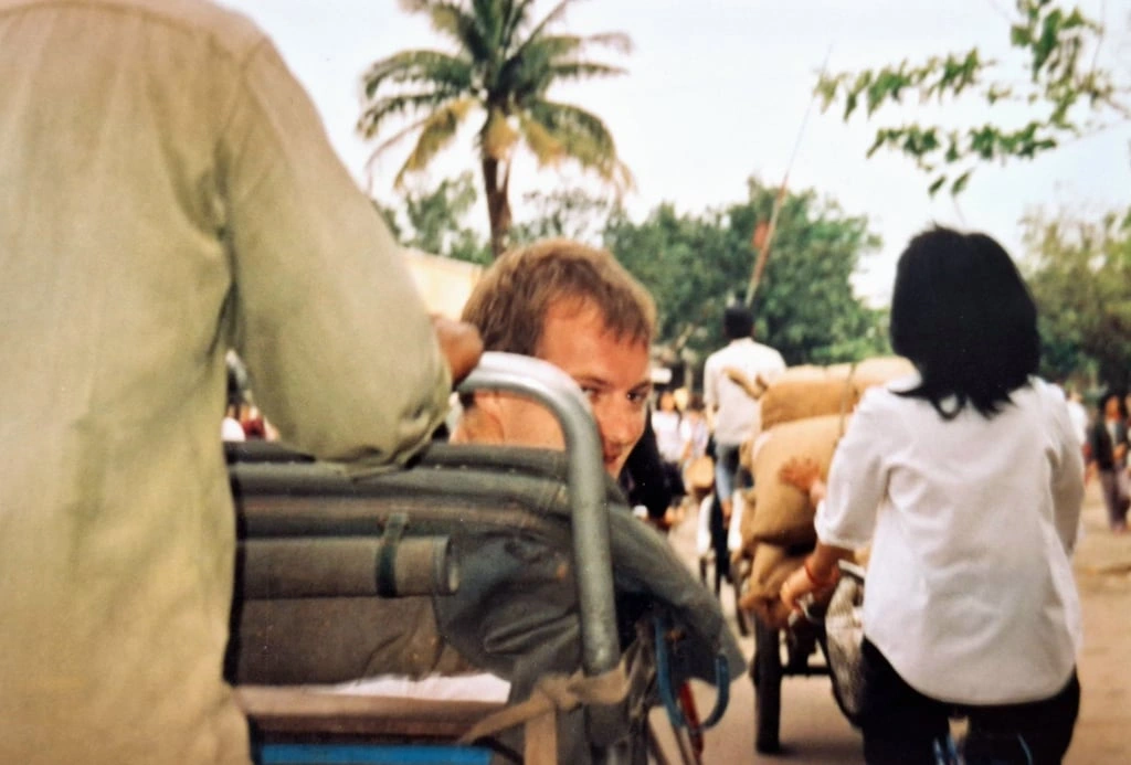 Khách Anh kể hành trình khám phá Việt Nam 'siêu thực' vào năm 1994- Ảnh 6.