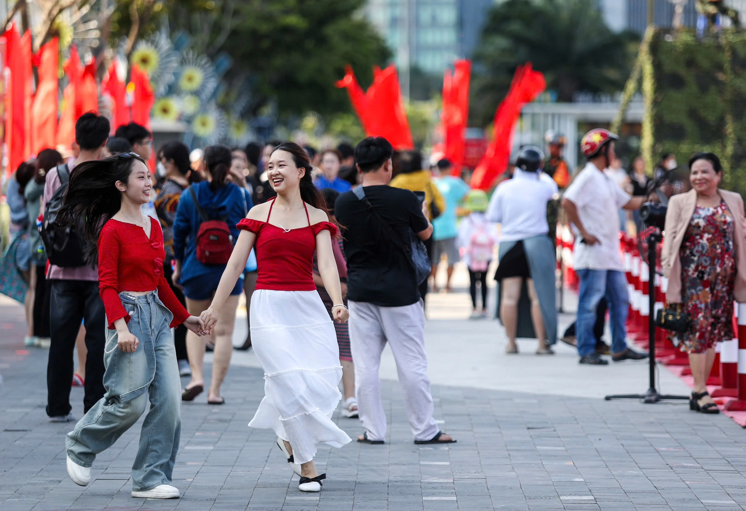Khám Phá Chỗ Xem Diễu Binh Dịp Đại Lễ - Ảnh 7.