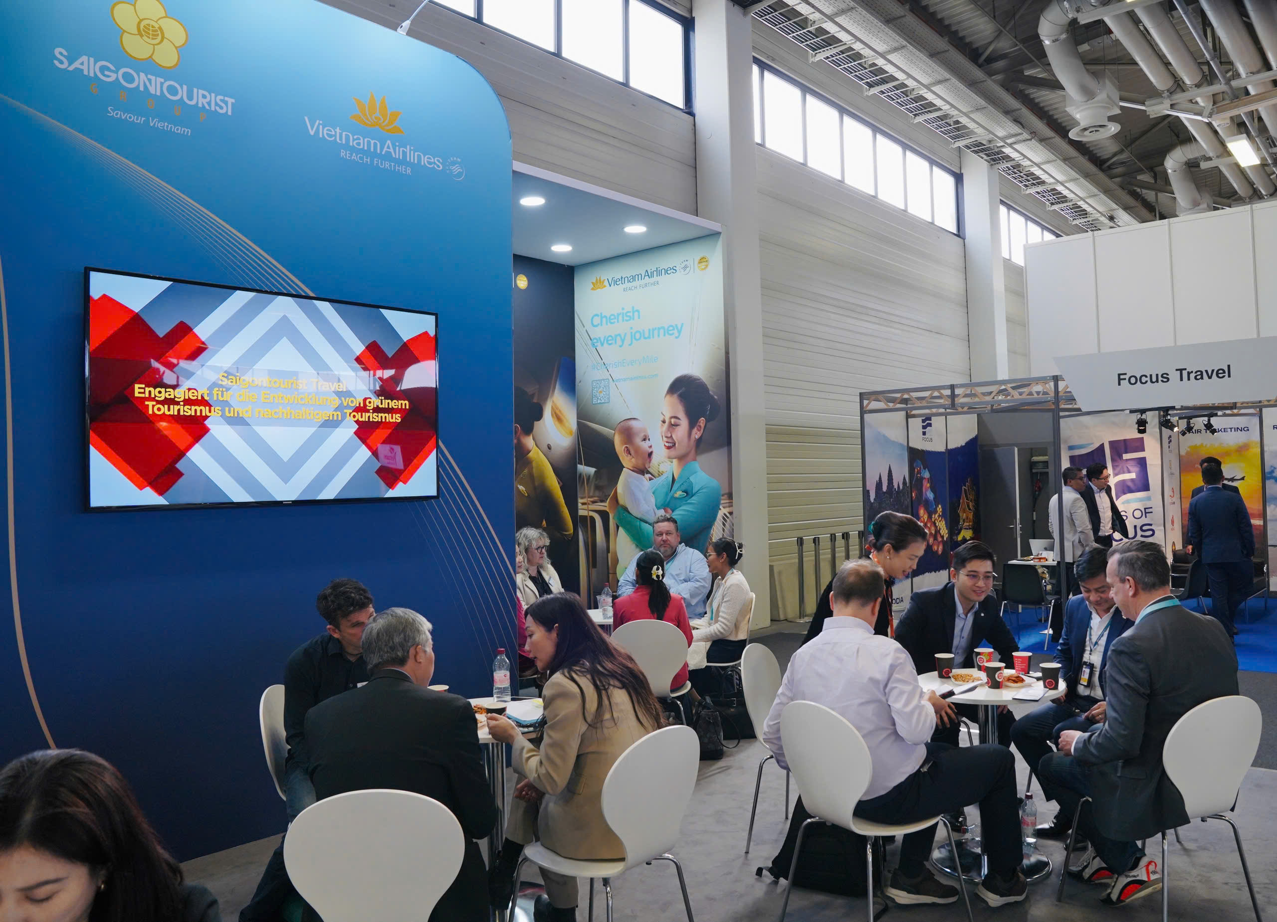 Tham gia Hội chợ Du lịch Quốc tế ITB Berlin 2025, Tập đoàn Du lịch Việt Nam thu hút khách hàng châu Âu - Ảnh 4.