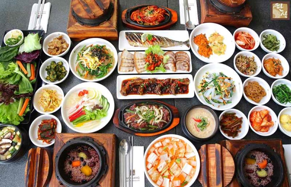 Review ẩm thực Hội An: Ăn gì để cảm nhận trọn vị phố Hội? | Xanh SM