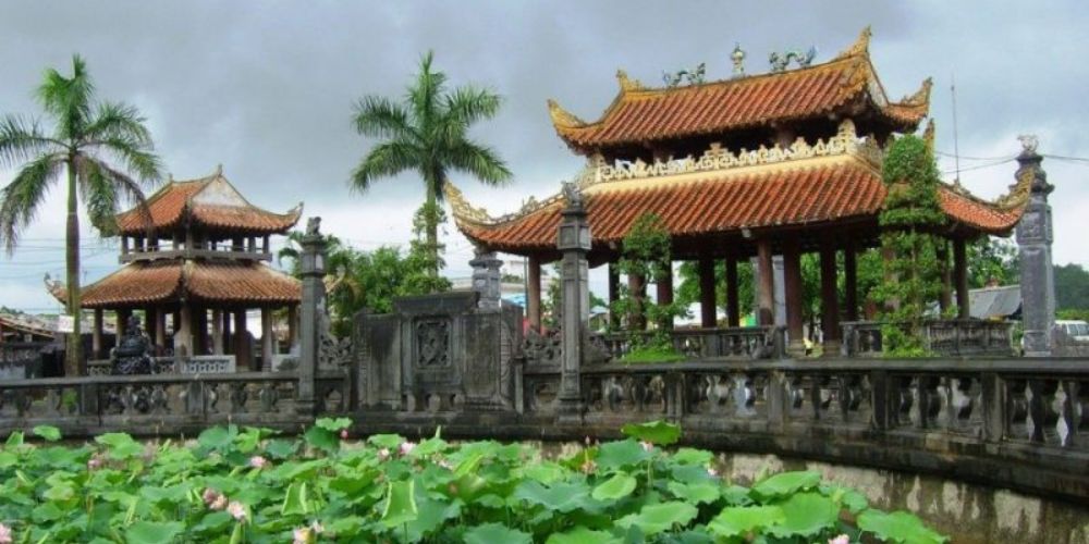 Phủ Tây Hồ: Bí ẩn gì ẩn sau ngôi đền cổ kính 1000 năm tuổi? | Xanh SM