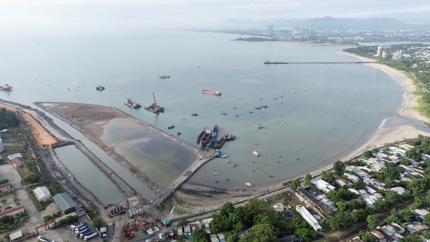 Khai thác không gian ngầm, biển và vũ trụ - Ảnh 2.