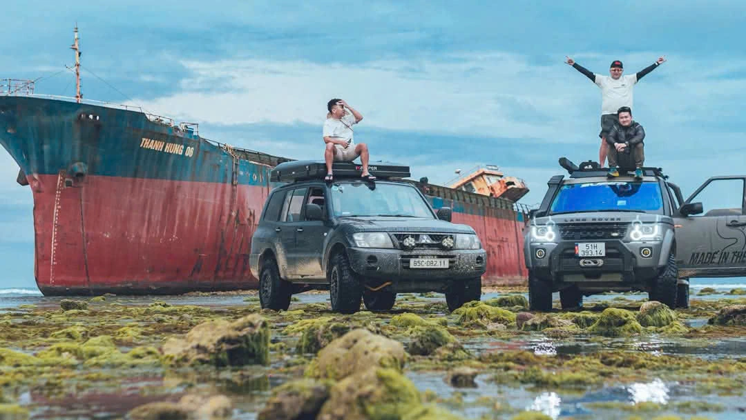 Kiểm tra xử lý nghiêm nhóm tài xế lái xe 'cày nát' bãi rêu Ninh Thuận- Ảnh 2.