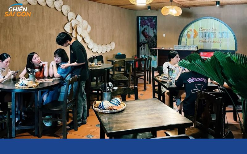 Review về quán cơm quê Dượng Bầu đang gây tranh cãi - Ghiền Sài Gòn