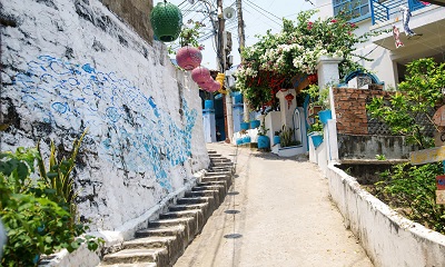 Con Đường Đá Xanh Làng Chài Nhơn Lý