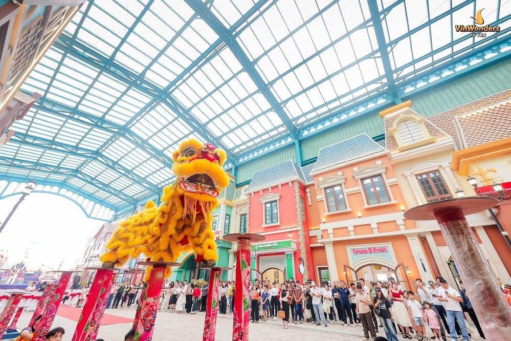 Phố thương mại Đại lộ Hoàng gia