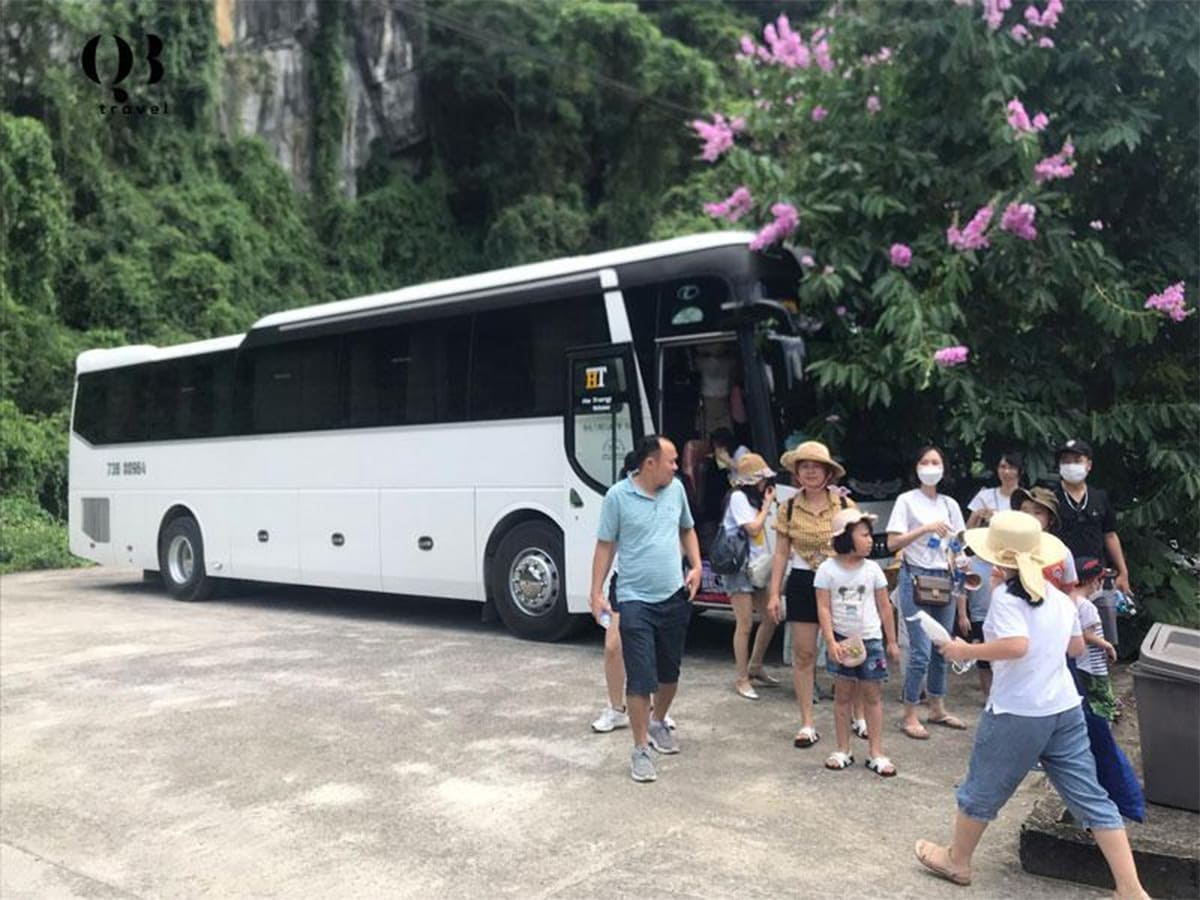 Giá thuê xe ô tô 45 chỗ tự lái