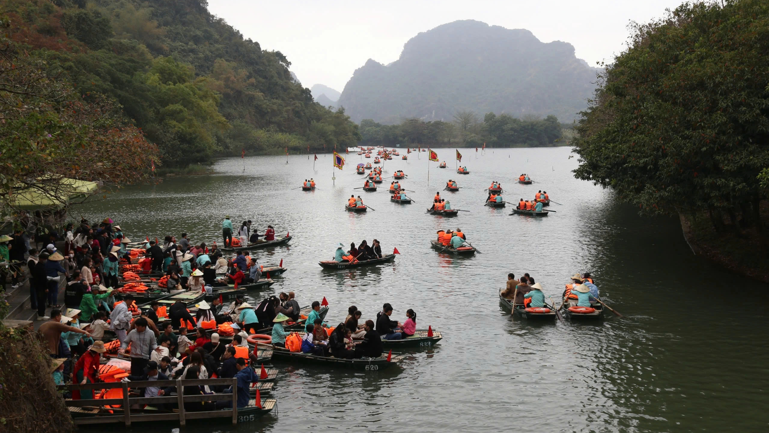 Du lịch Ninh Bình dịp Tết Nguyên Đán 2025 - Ảnh 2.