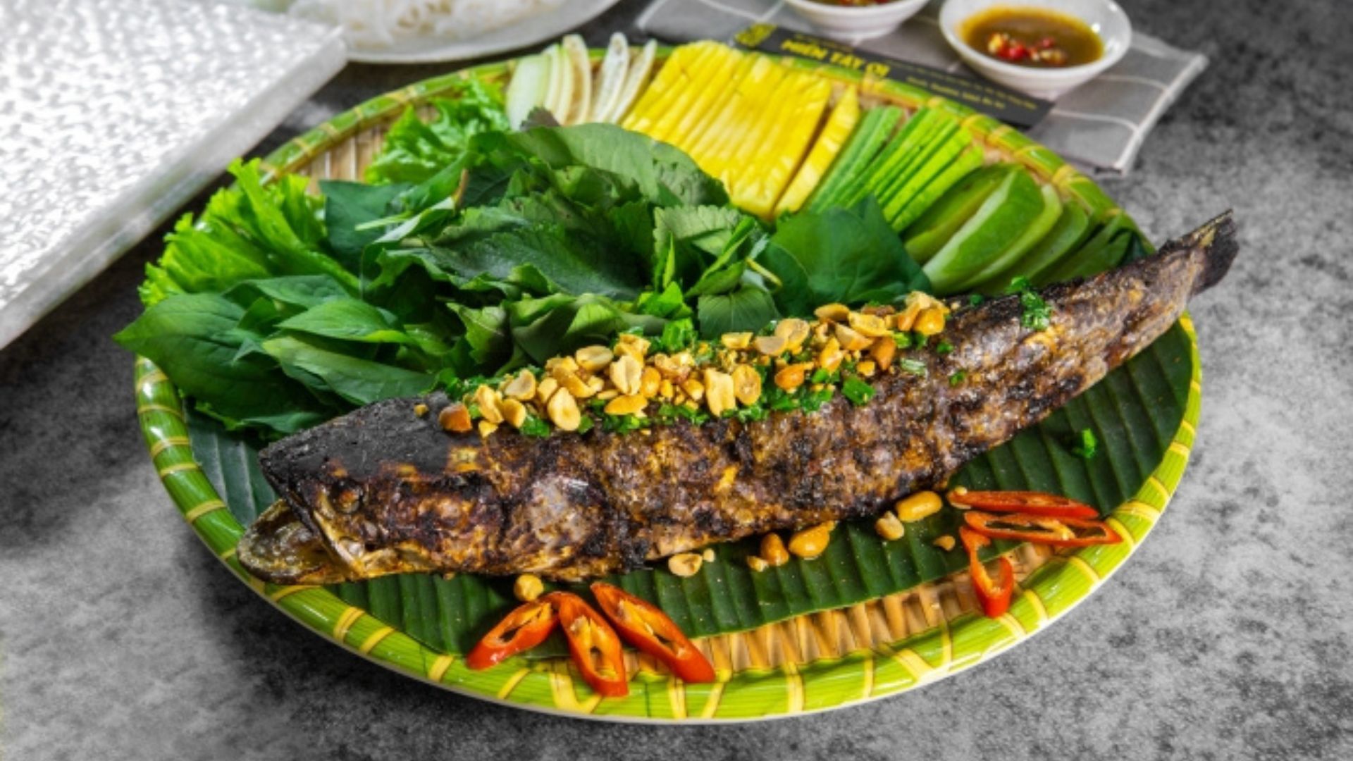 Cá lóc nướng trui: Món ăn dân dã, thơm ngon từ cá lóc bông