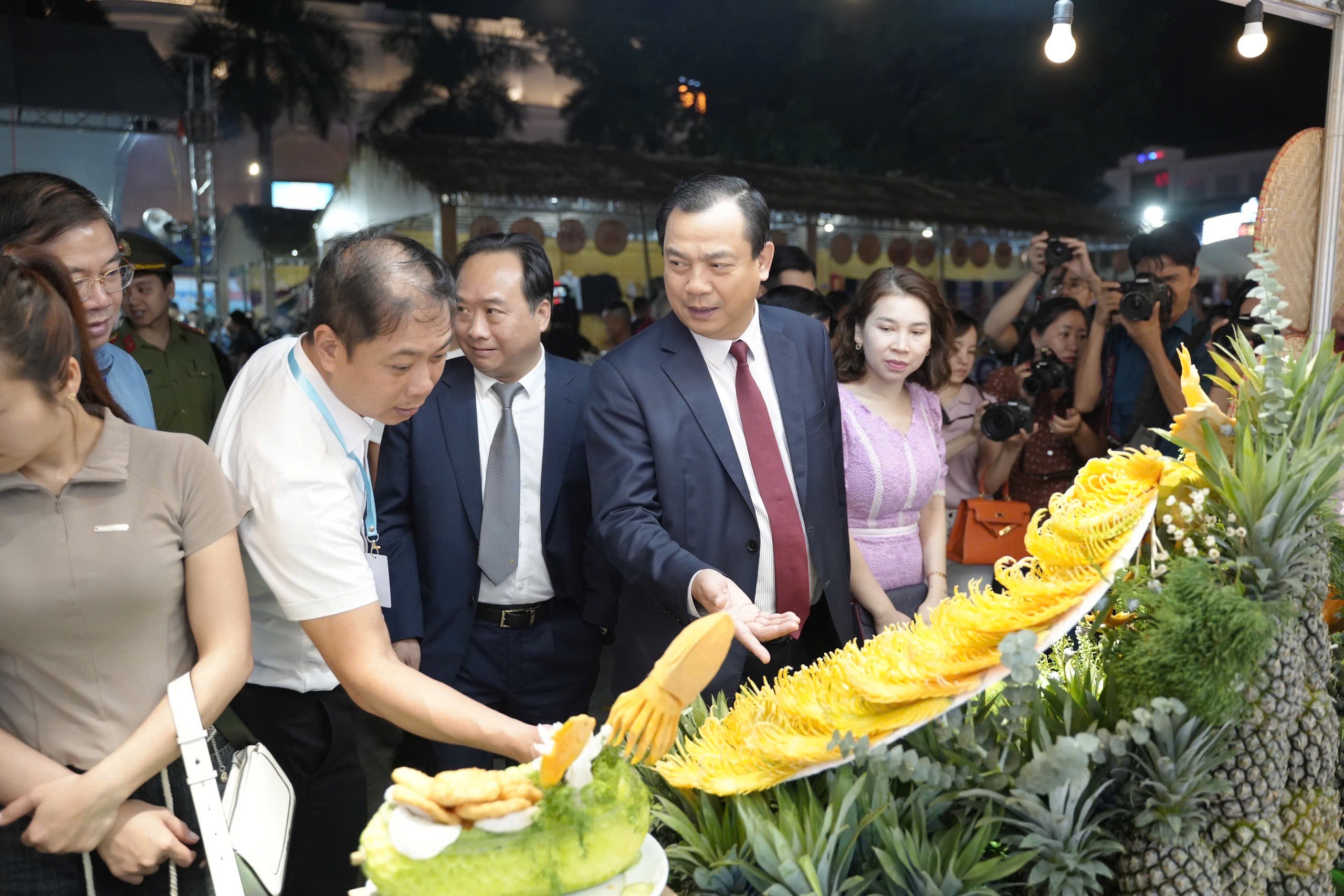 Khám Phá Hương Vị Đông Bắc Tại Liên Hoan Ẩm Thực Toàn Quốc Ở Điện Biên - Ảnh 2.