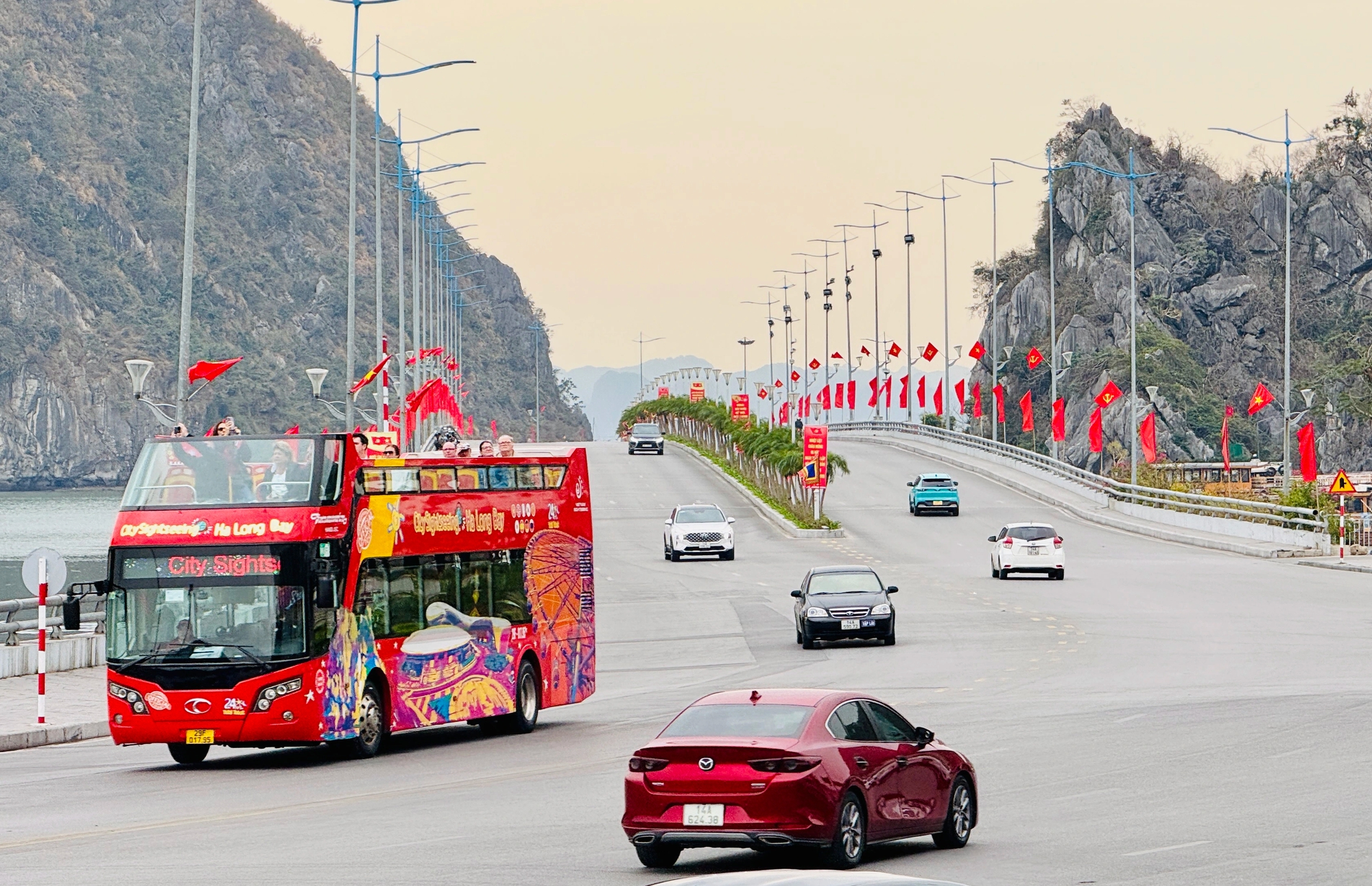 Khó khăn tìm kiếm nhà hàng ở Hạ Long trong dịp Tết Nguyên Đán - Ảnh 8.