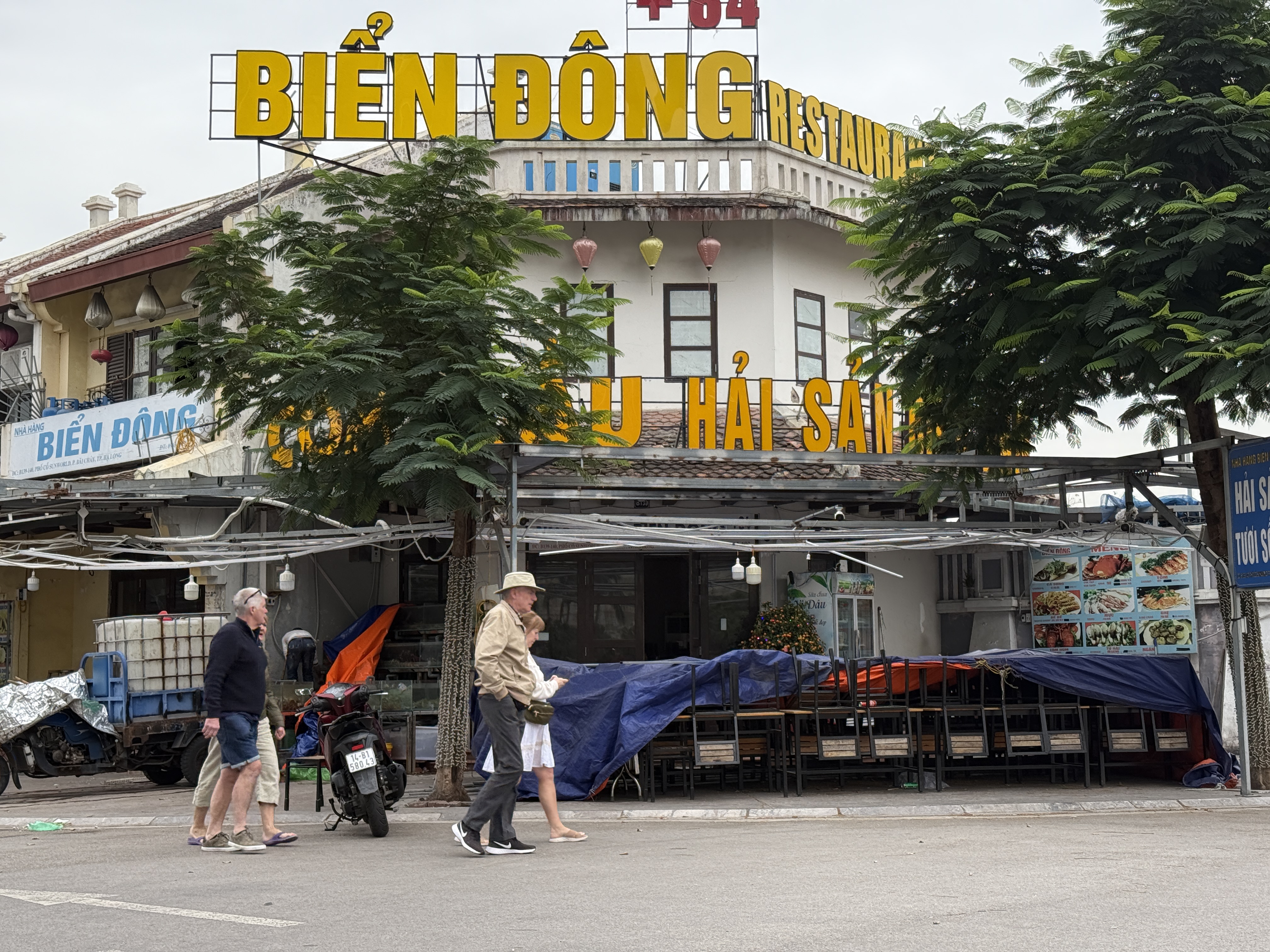 Khó khăn tìm kiếm nhà hàng ở Hạ Long trong dịp Tết Nguyên Đán - Ảnh 7.
