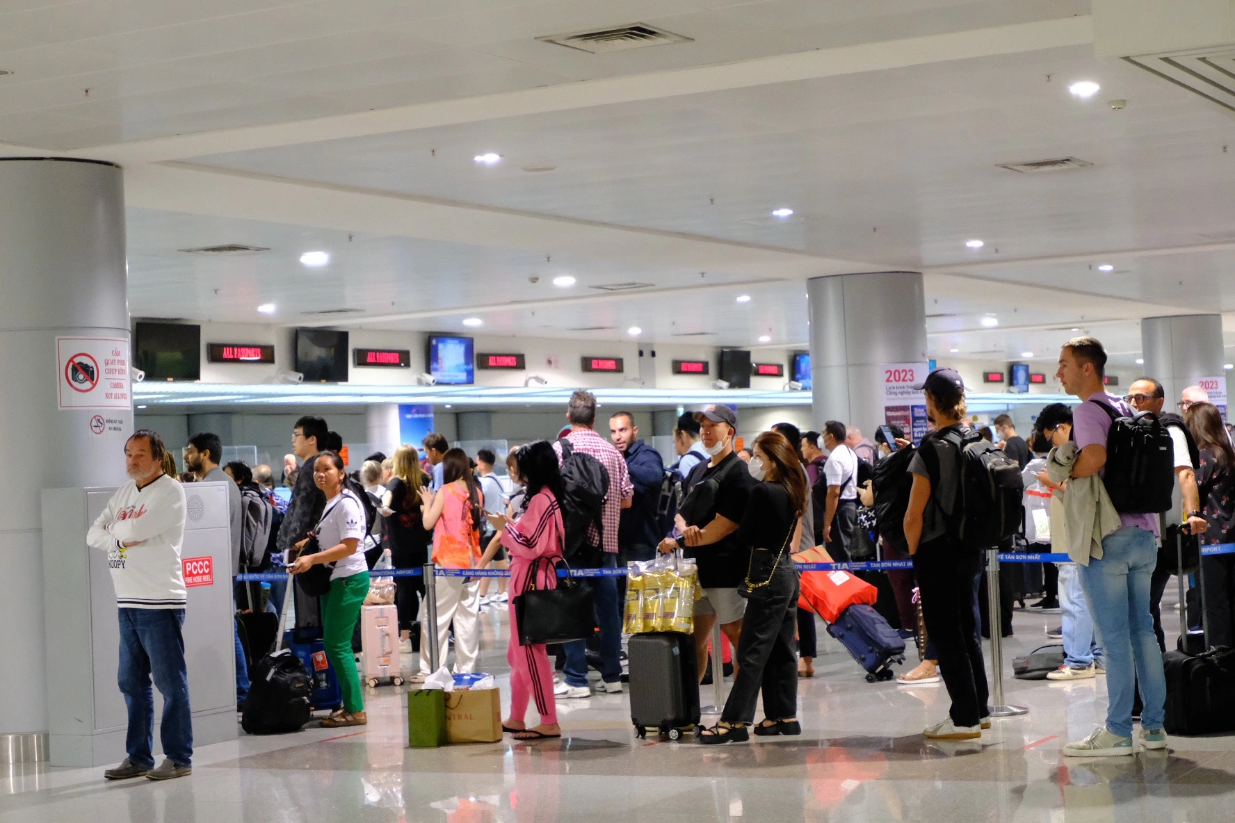 Thủ tướng yêu cầu tháng 4 phải trình chính sách mở visa- Ảnh 1.