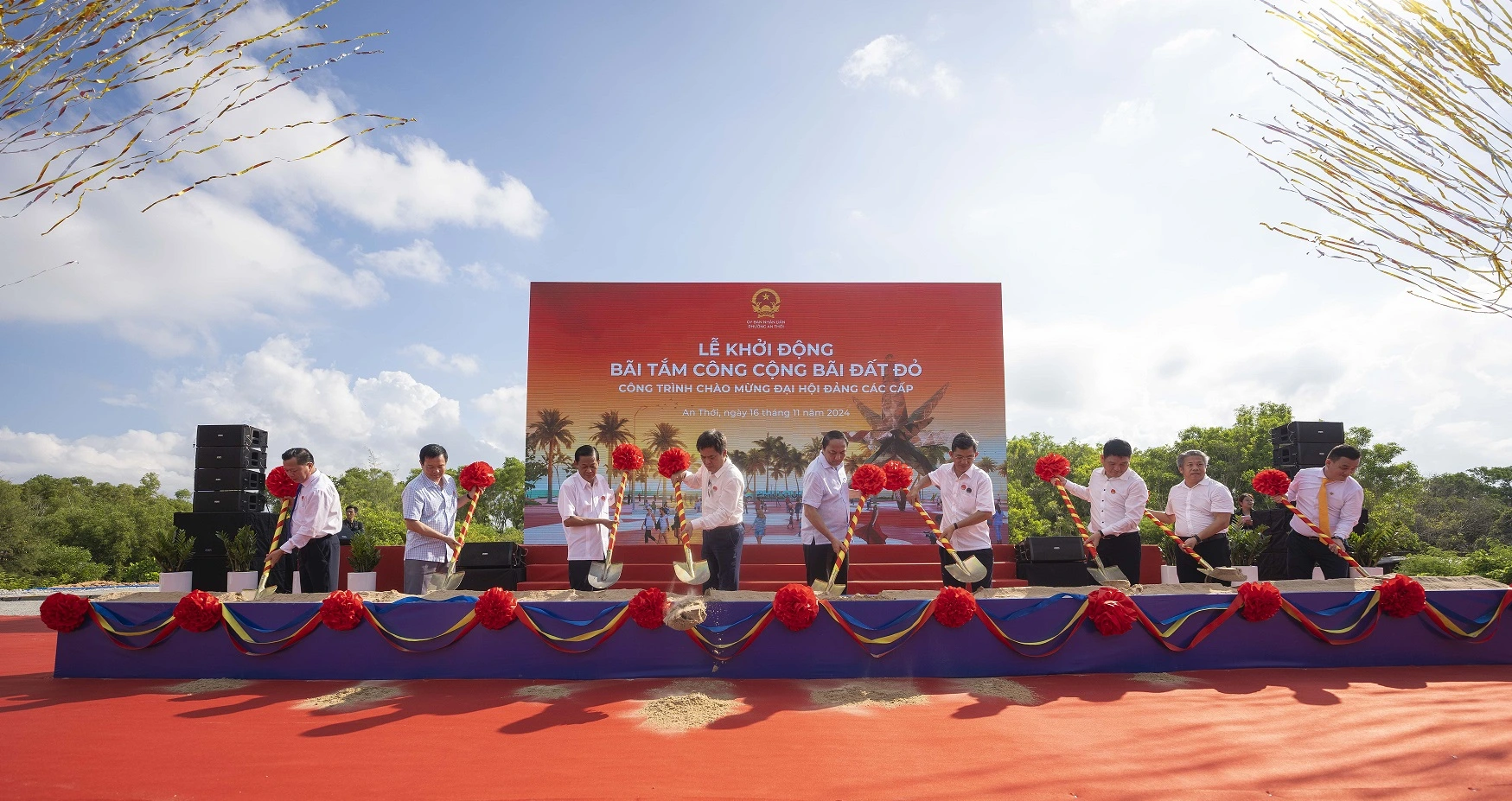 Phú Quốc khởi động bãi tắm công cộng, hướng tới tương lai tươi sáng - Ảnh 1.