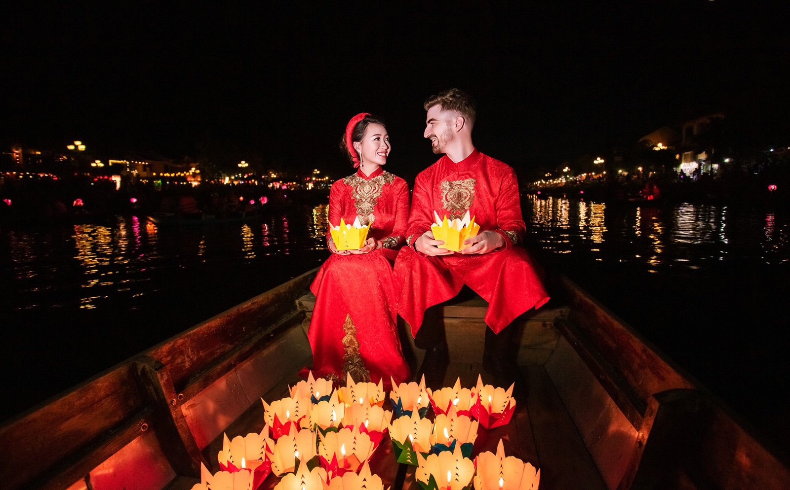 Nét đẹp của đèn hoa đăng Hội An - Alsahar