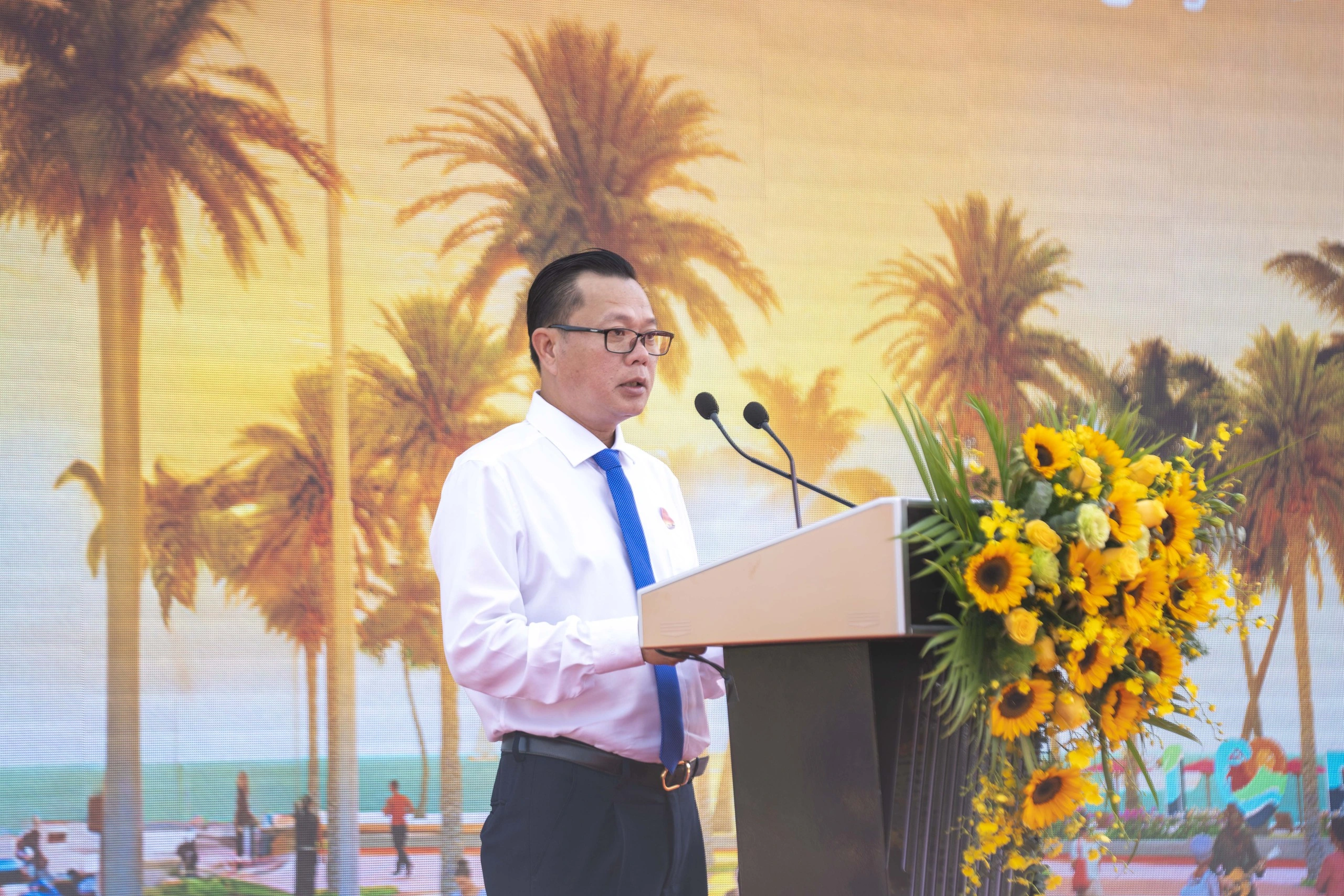 Phú Quốc khởi động bãi tắm công cộng, hướng tới tương lai tươi sáng - Ảnh 2.