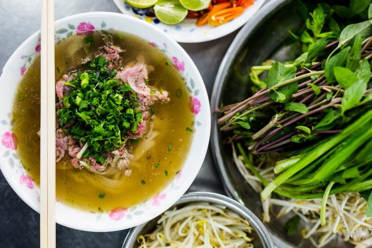 Khách du lịch khám phá ẩm thực Việt Nam trong 48 giờ tại Sài Gòn - Ảnh 1.