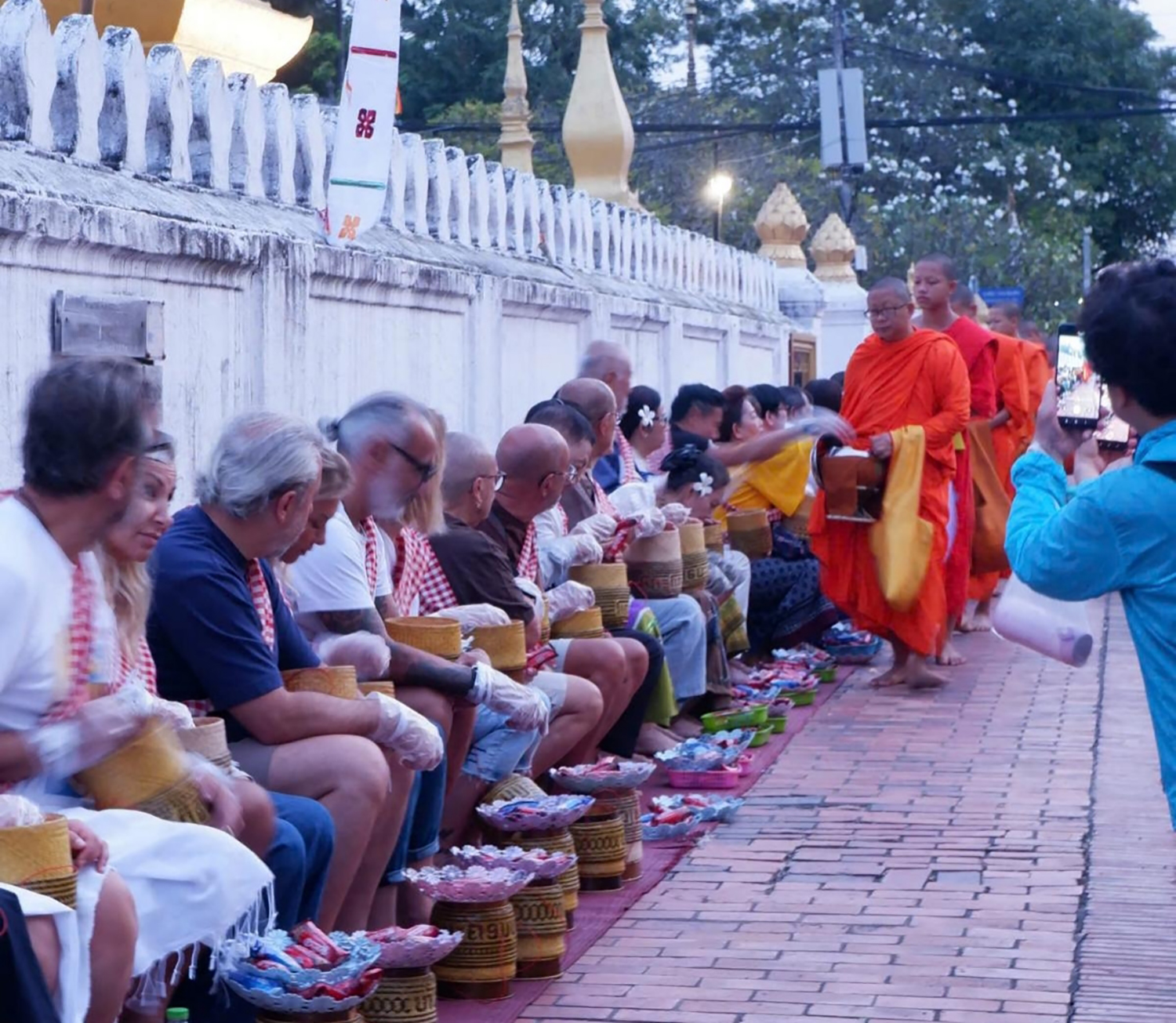 Khám Phá Nét Đẹp Yên Bình Của Lào Vào Cuối Năm - Ảnh 7.