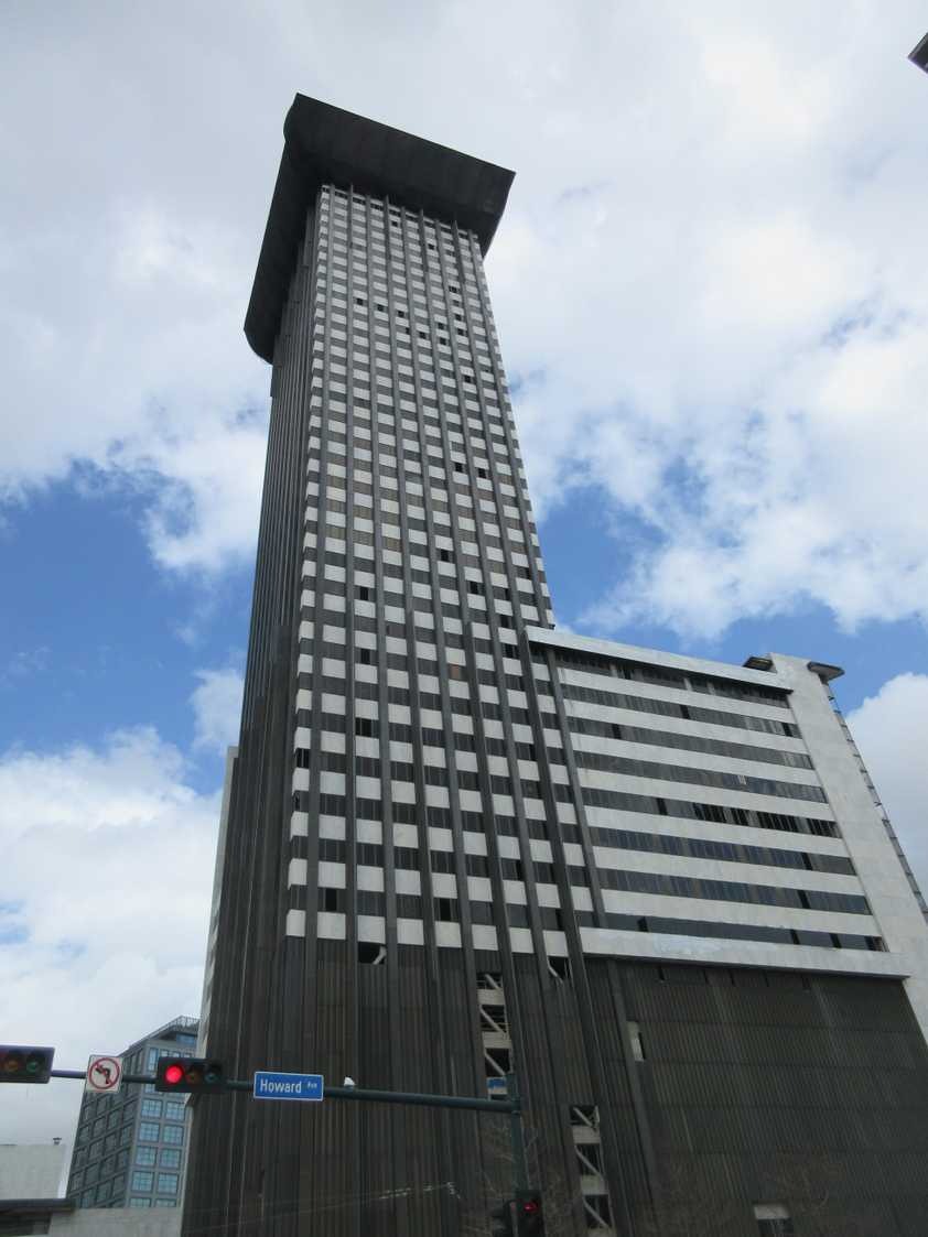 Tháp Plaza