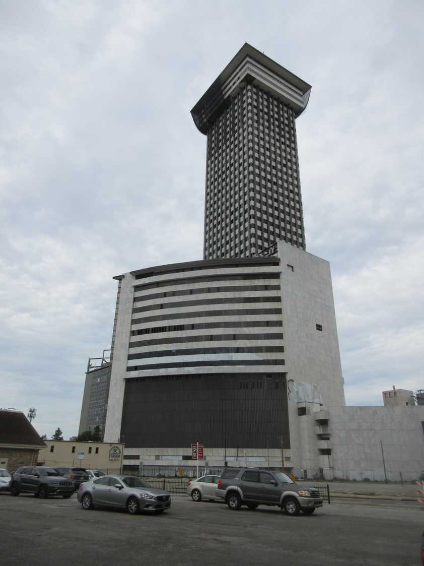 Tháp Plaza