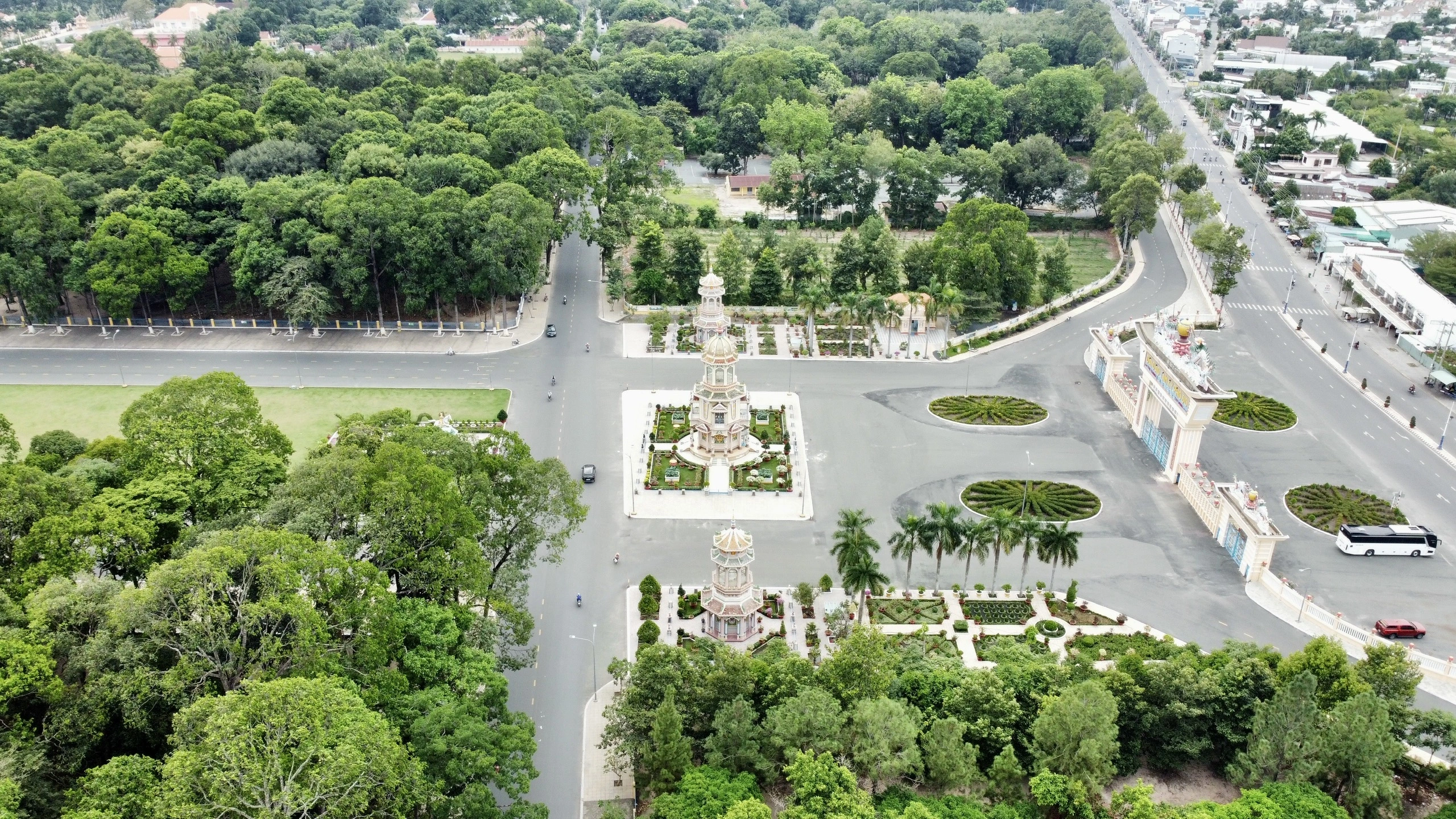 Khám phá vẻ đẹp độc đáo của Tòa thánh Tây Ninh- Ảnh 8.