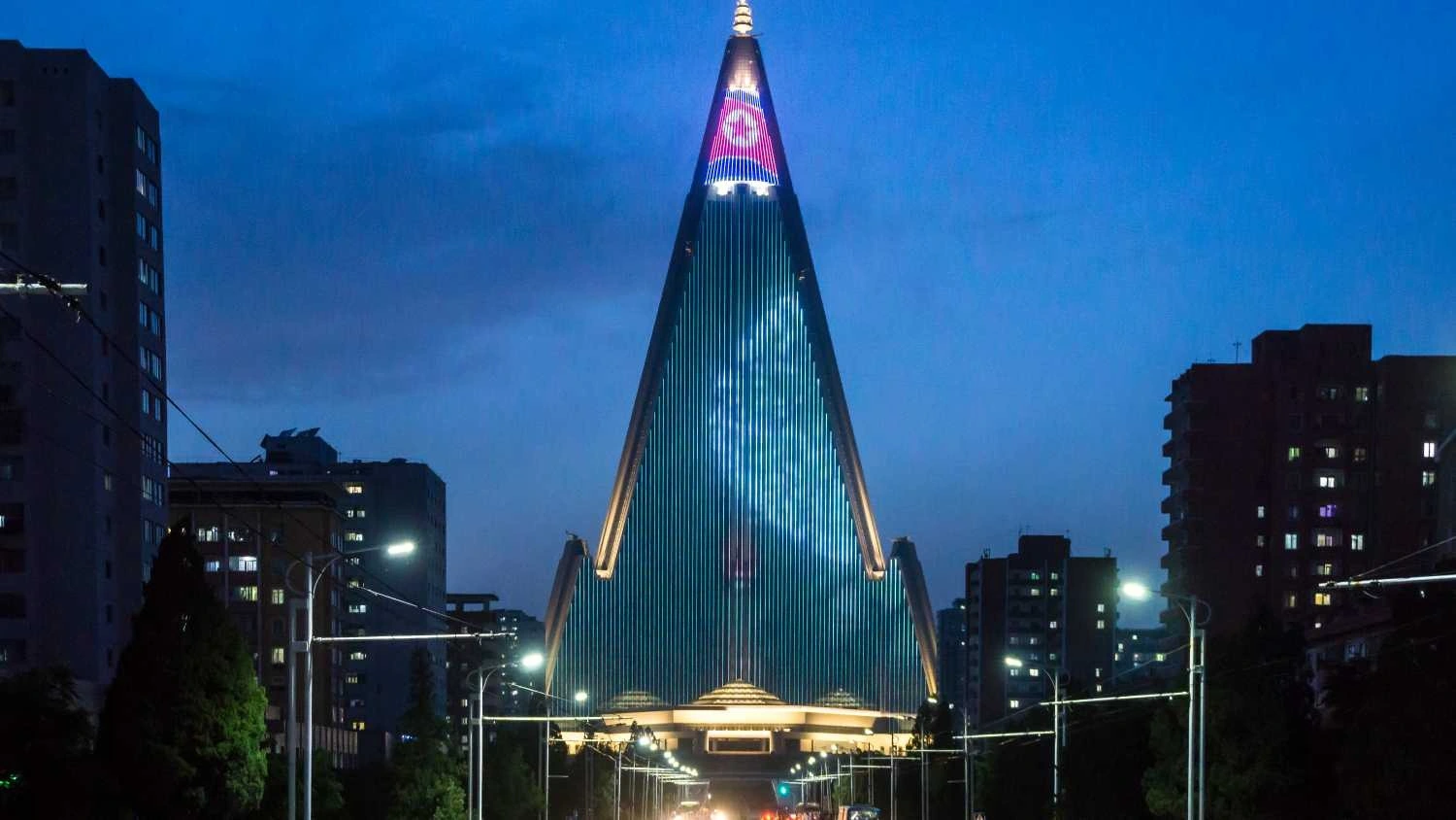 Khách Sạn Ryugyong
