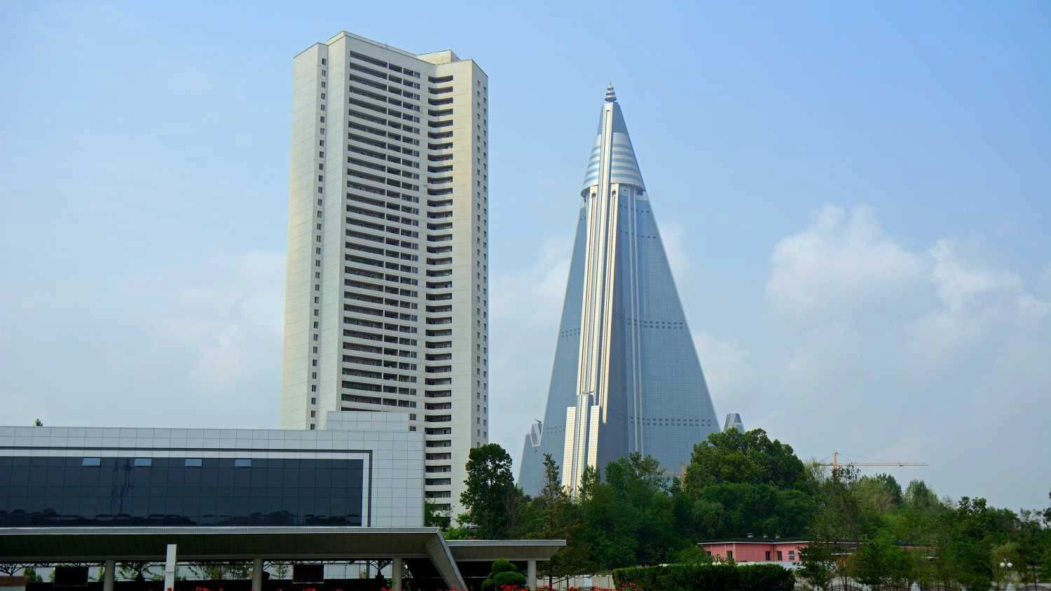 Khách Sạn Ryugyong