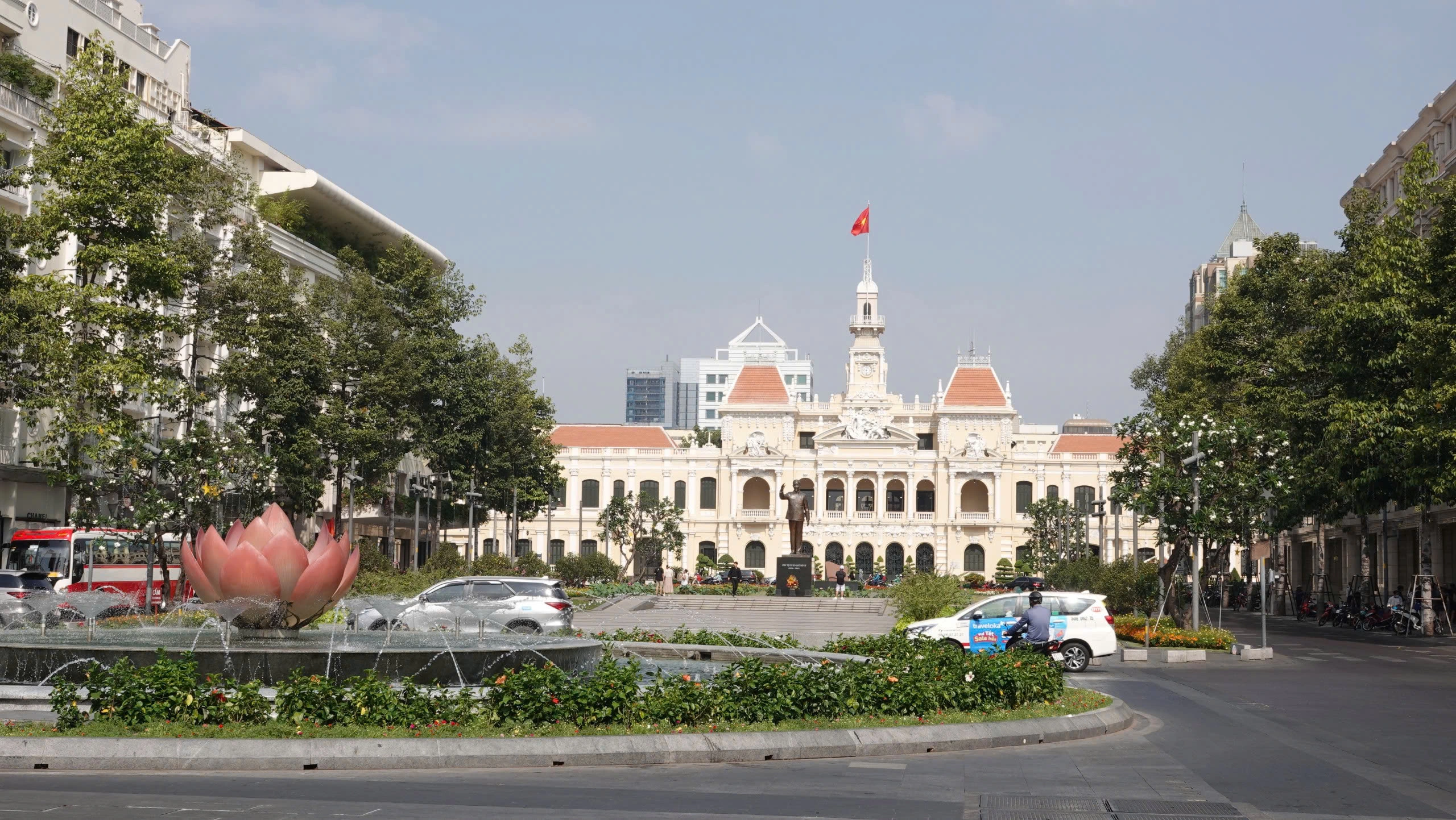 TP.HCM Tạm Dừng Chương Trình Tham Quan Trụ Sở HĐND - UBND Năm 2025 - Ảnh 1.