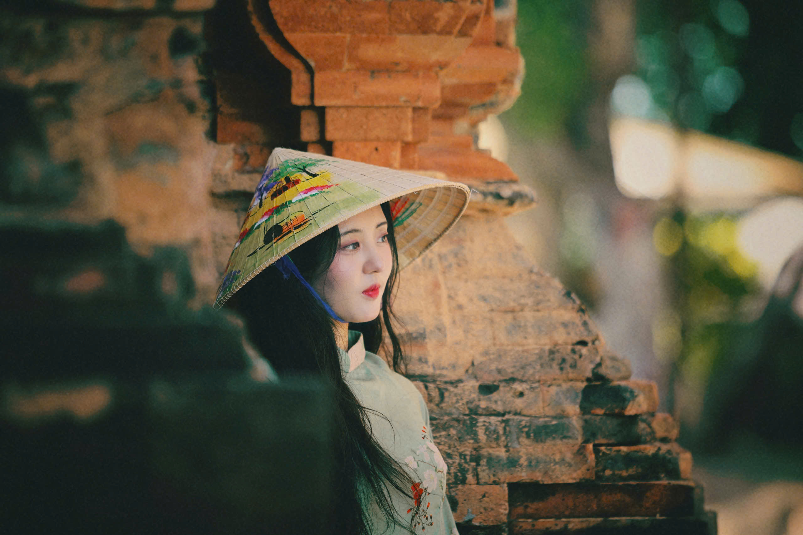 Khánh Hòa thu hút gần một triệu du khách, doanh thu hàng ngàn tỷ đồng trong dịp Tết - Ảnh 2.