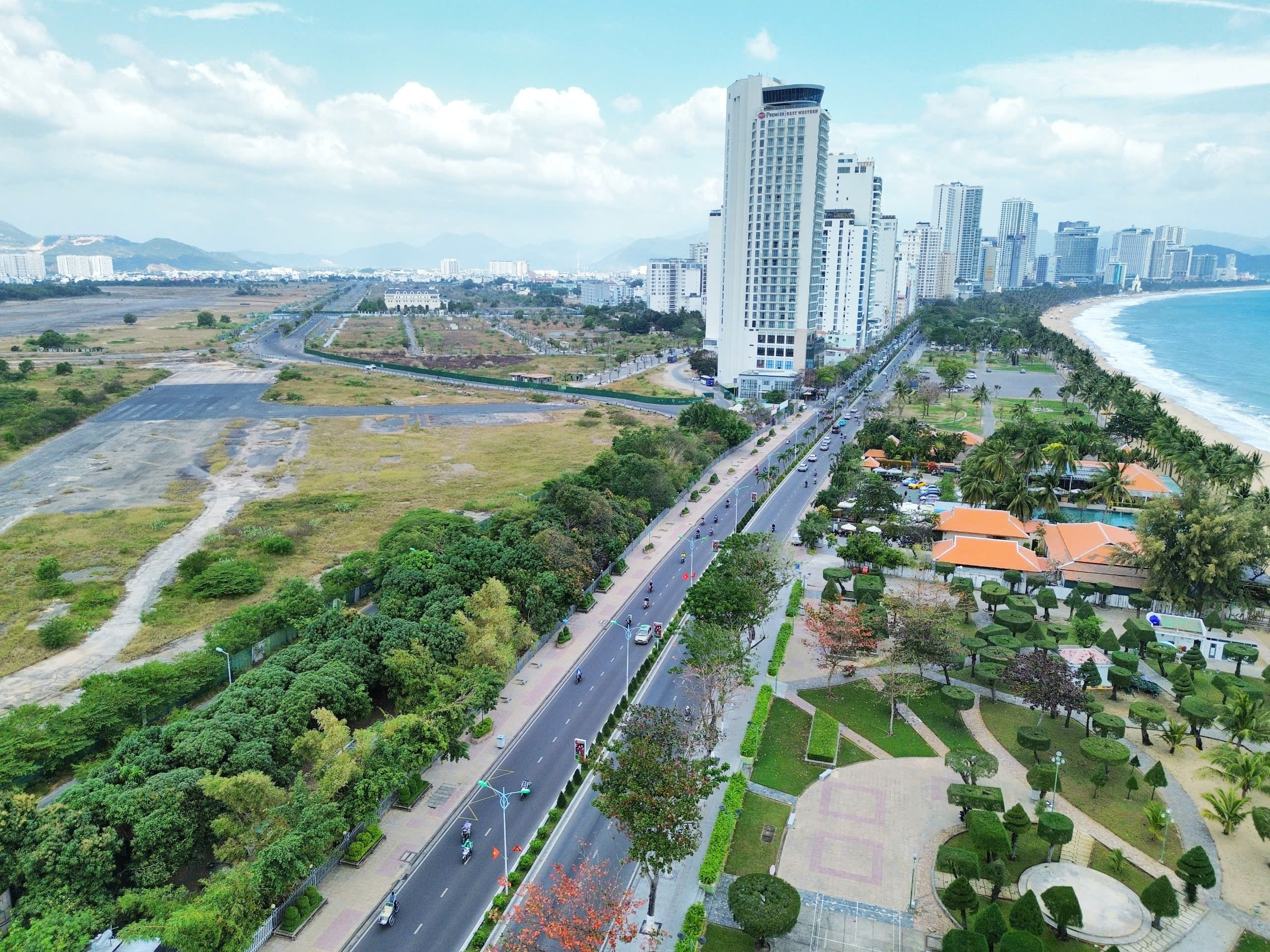 Ùn tắc giao thông tại Nha Trang ảnh hưởng đến ngành du lịch - Ảnh 11.