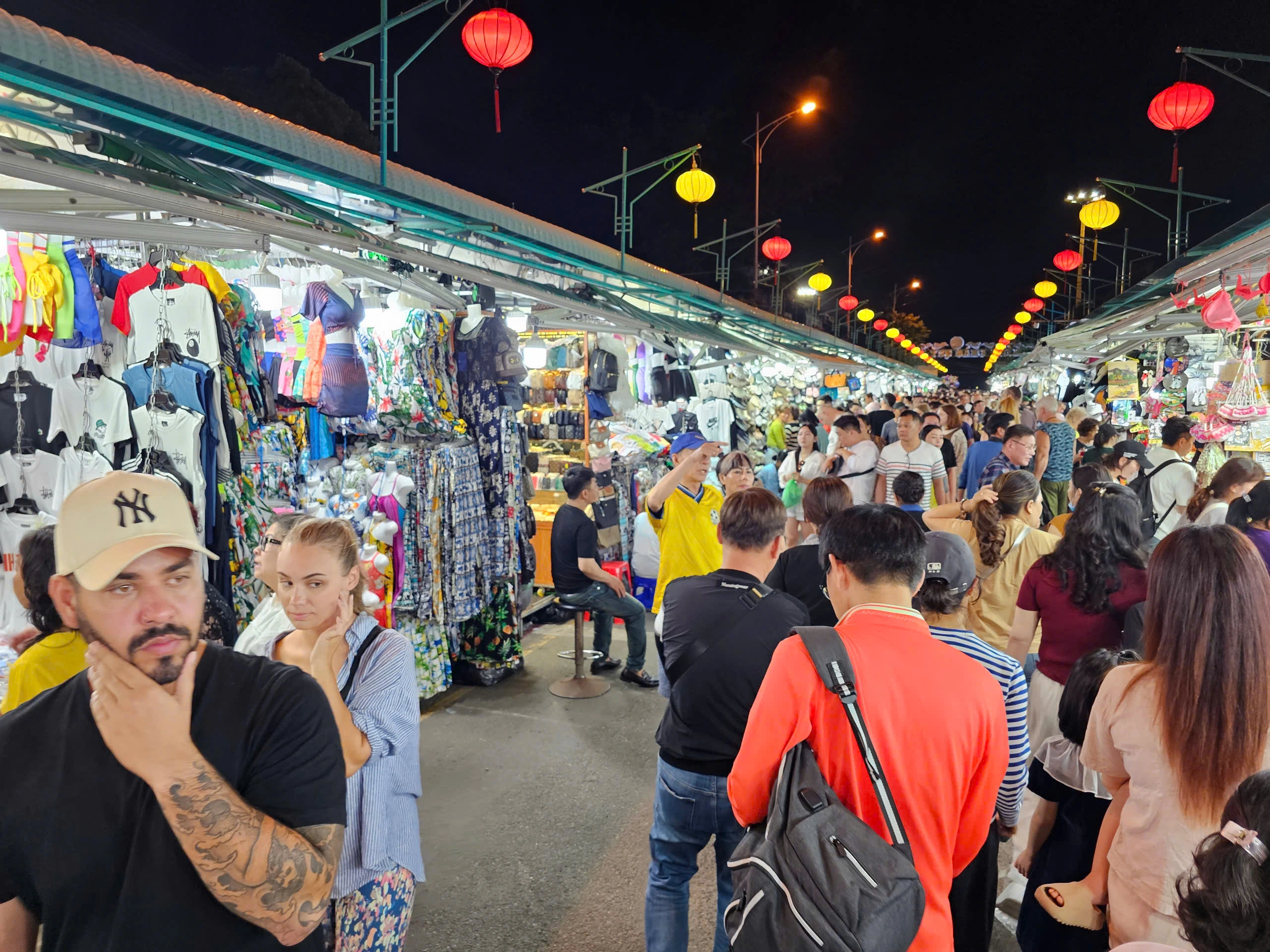 Khách Nga dồn dập trở lại Khánh Hòa- Ảnh 5.